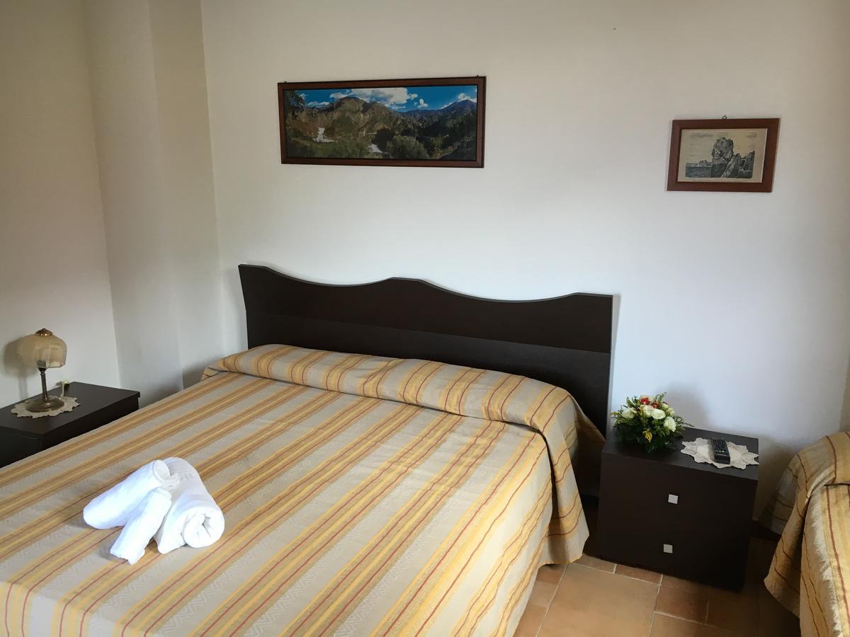 La Bastia Bed and Breakfast Scilla Exteriör bild