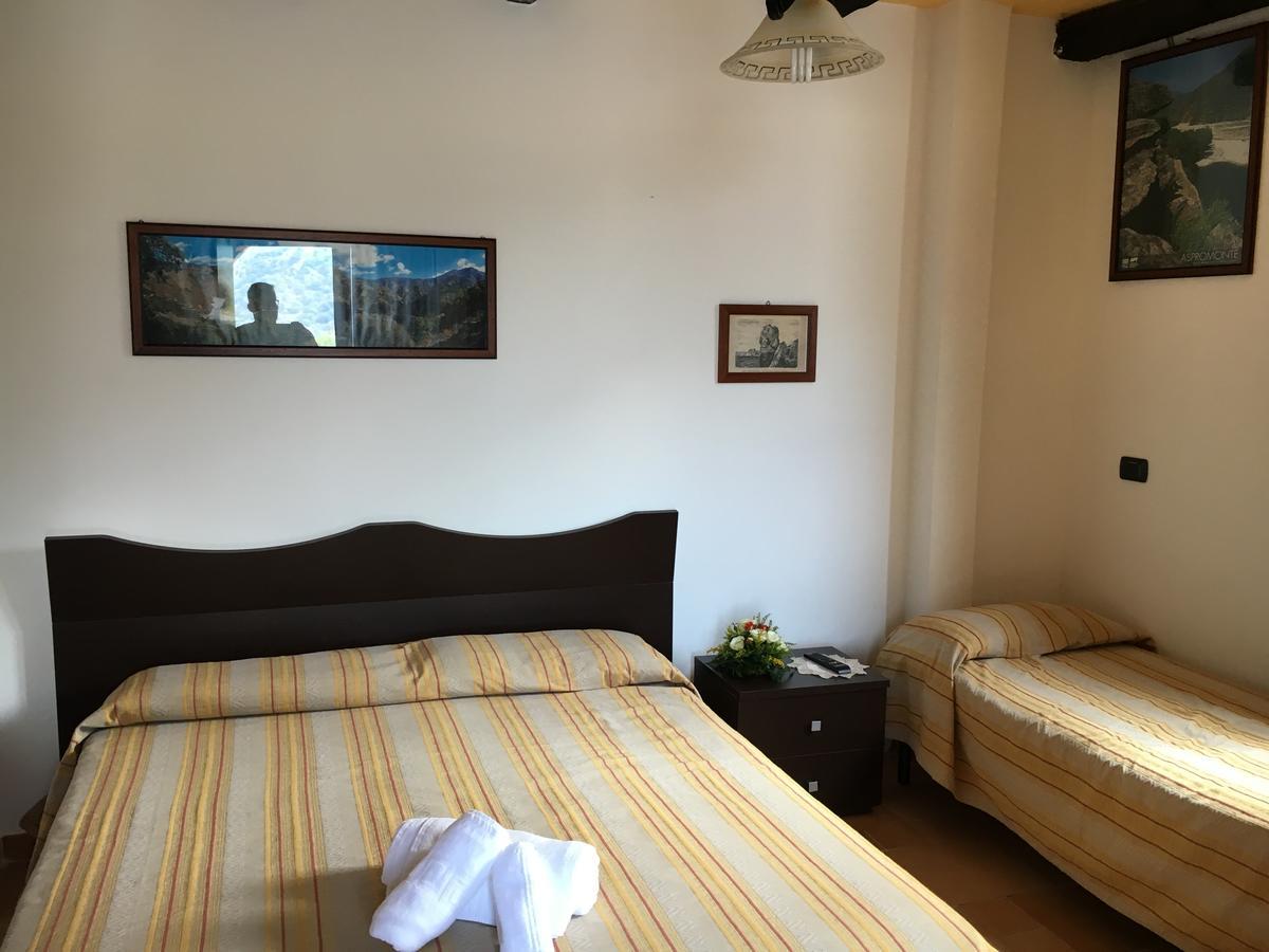 La Bastia Bed and Breakfast Scilla Exteriör bild