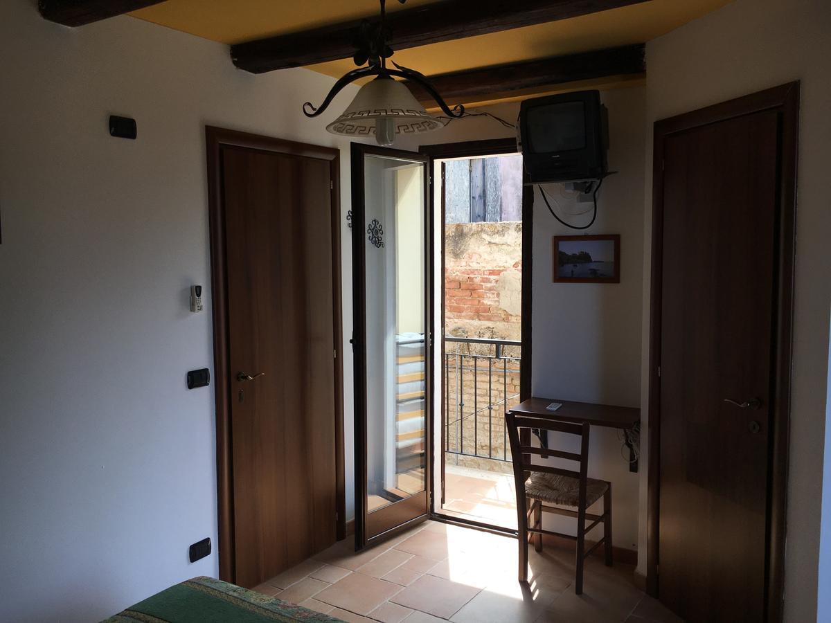 La Bastia Bed and Breakfast Scilla Exteriör bild