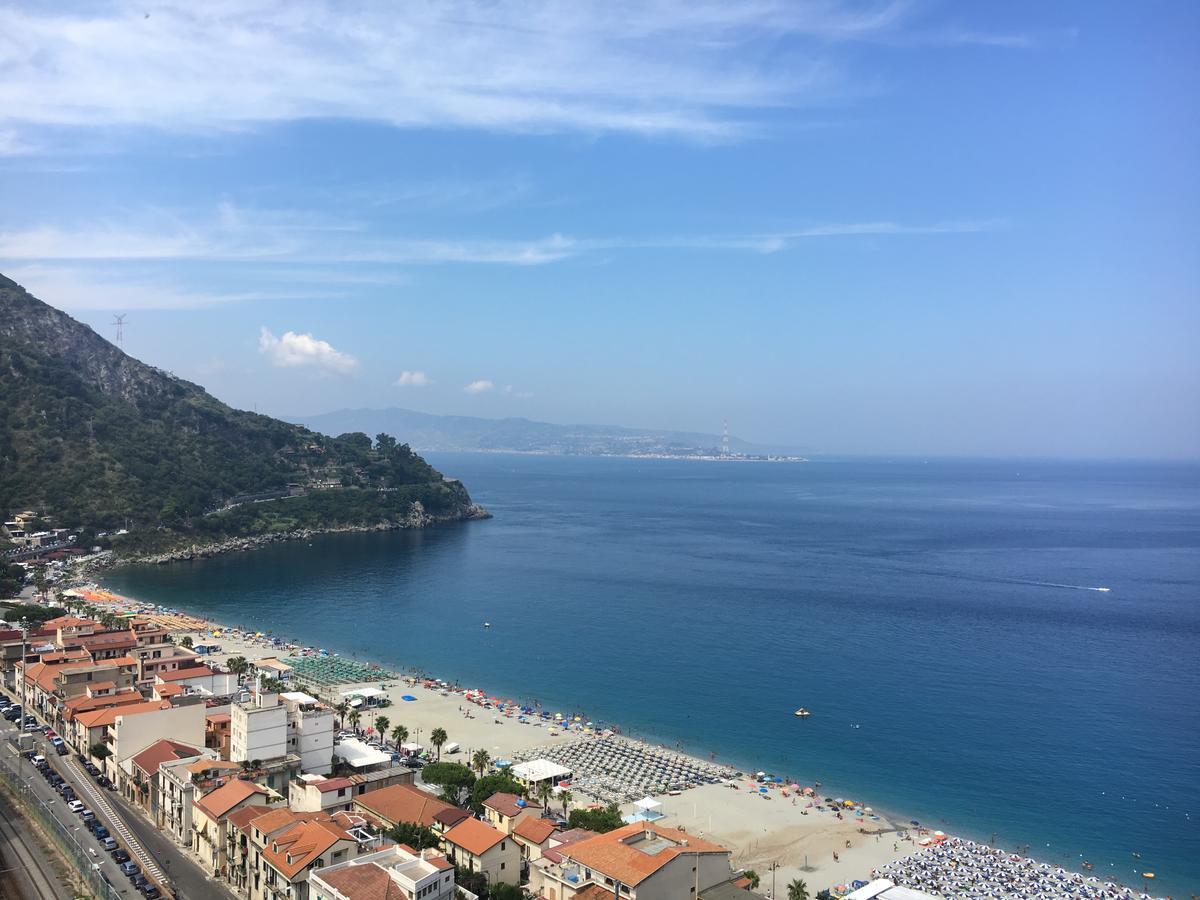 La Bastia Bed and Breakfast Scilla Exteriör bild